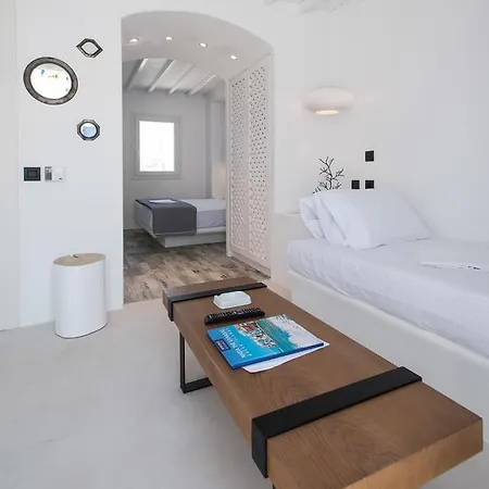 Cloe Mykonos High